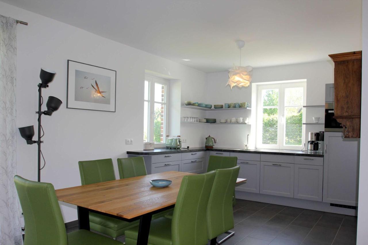Wassernahes Ferienhaus Mit Meerblick Und Schwimmbadnutzung In Sellin - Ferienhaus Rohrweihe Гагер Екстериор снимка